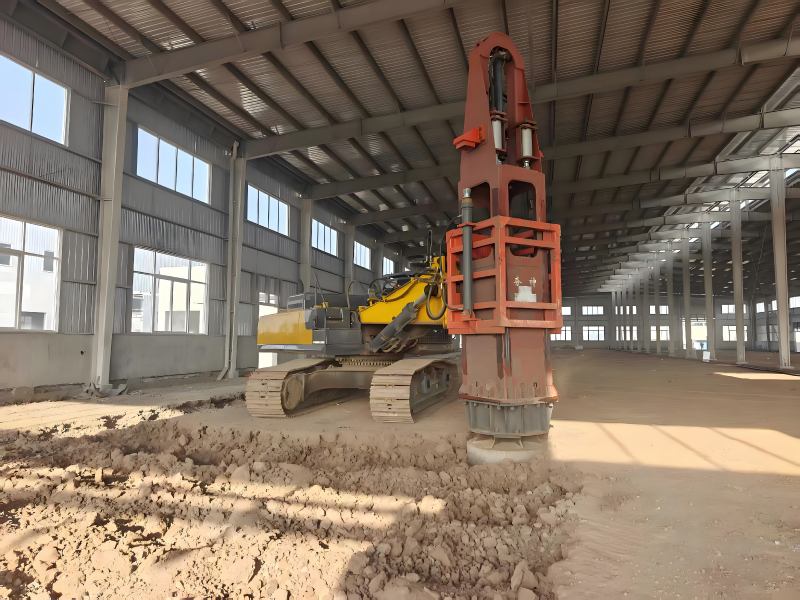 HC240液壓夯實(shí)機(jī)  落錘16噸，可壓實(shí)5米以上，高速液壓夯實(shí)機(jī)廠房地基壓實(shí)作業(yè)